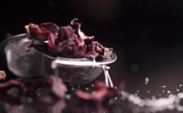 Hibiscus: The Vibrant Flower with Powerful Health Benefits and Endless Uses